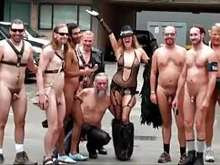 Oyuncaklar para karşılığı sex altyazılı ile beş lezbiyen