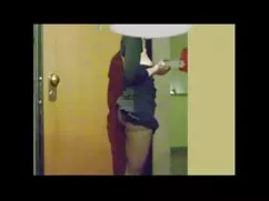 Kıllı esmer olgun fake taksi tr altyazılı üzerinde bir kanepe